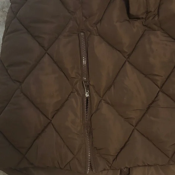 NWT Papillon Women's Chocolate Quilted Hooded Vest - Picture 5 of 7